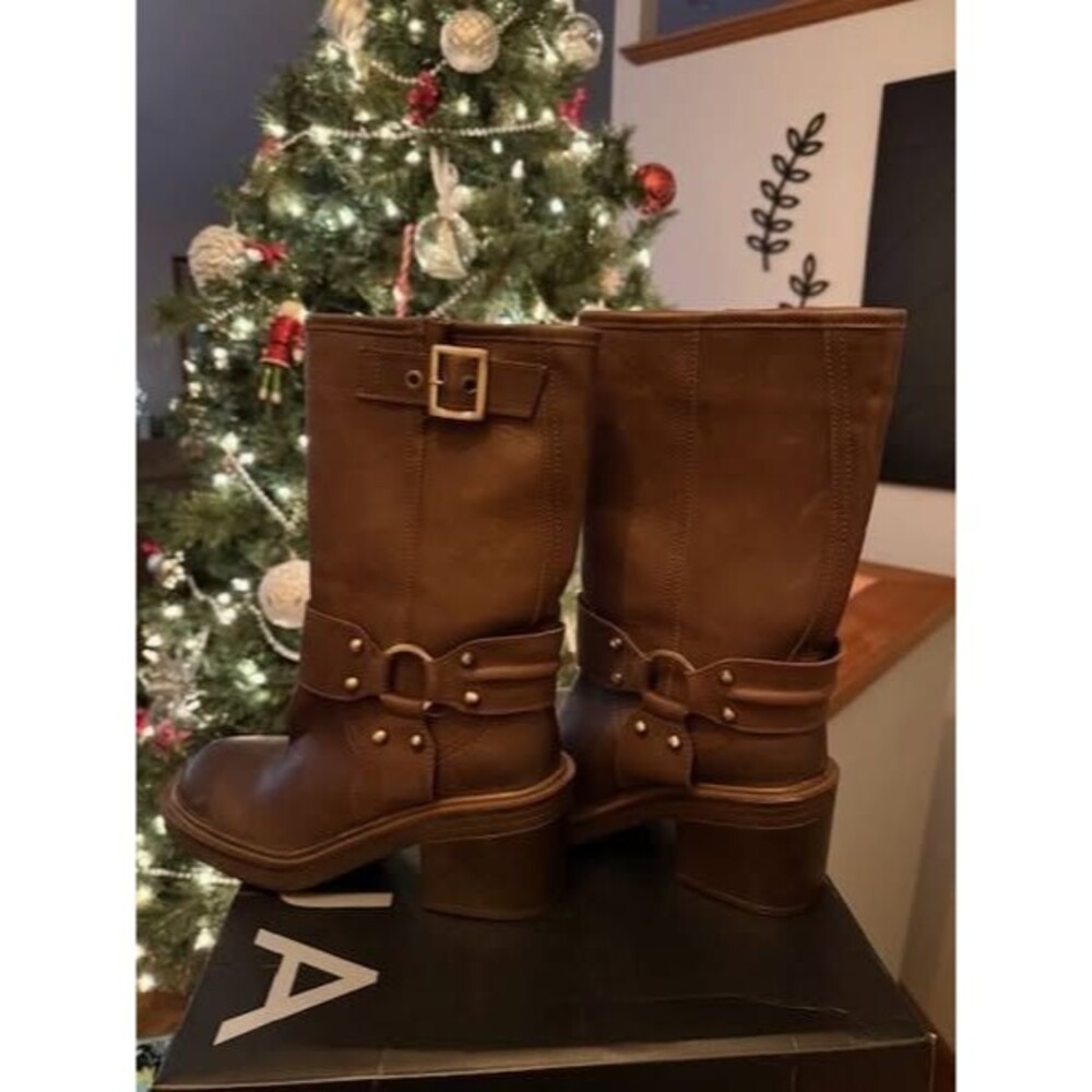 Steve Madden Aqua Boots NWT Size 8